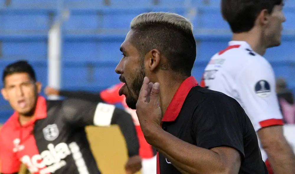 El mediocampista marcó el 1-0 para Melgar en la Copa Sudamericana 2020. | Foto: AFP