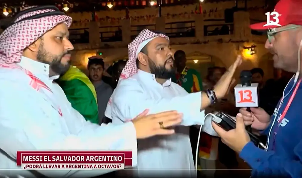 Hinchas mexicanos le jugaron una broma a un reportero de un canal chileno. Foto: captura