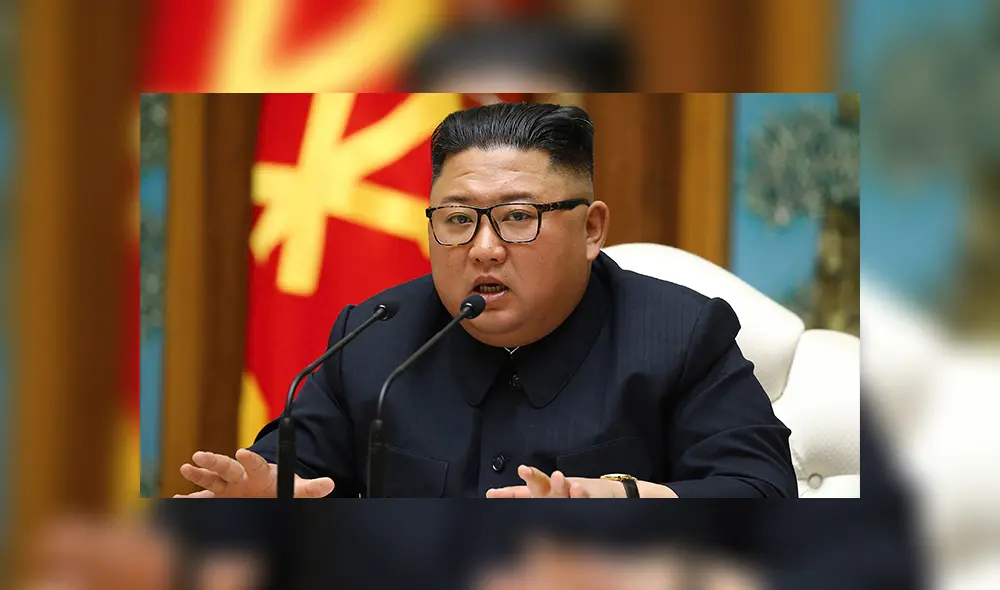 El líder norcoreano Kim Jong Un durante una reunión del Buró Político del Comité Central del Partido de los Trabajadores de Corea (WPK) en Pyongyang. | Foto: KCNA vía KNS / AFP
