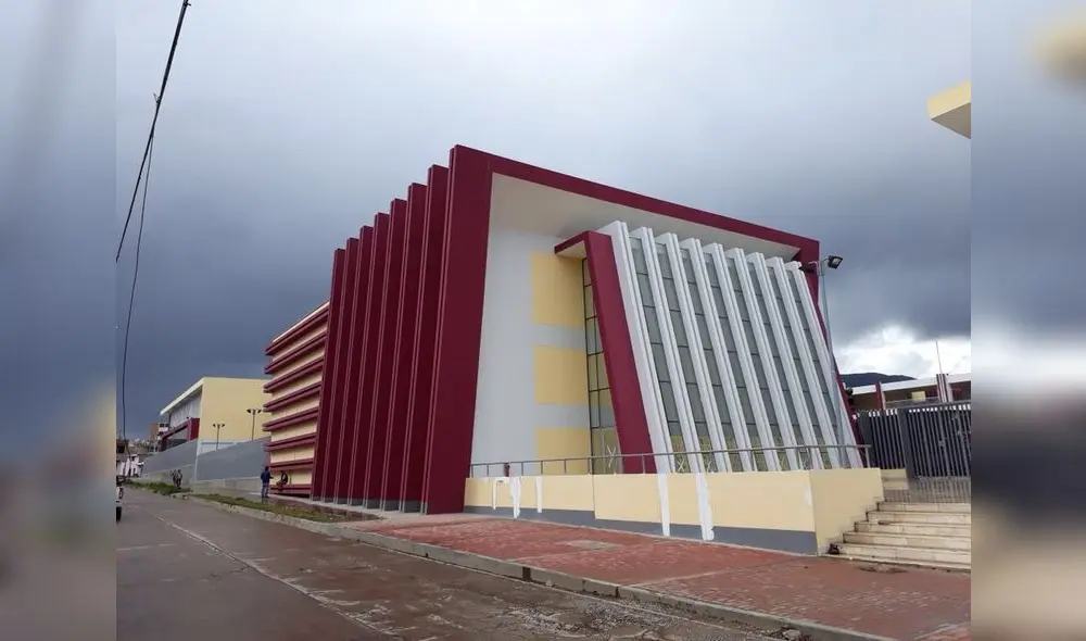 Junín: padres y docentes se oponen a inauguración de estadio del Santa Isabel