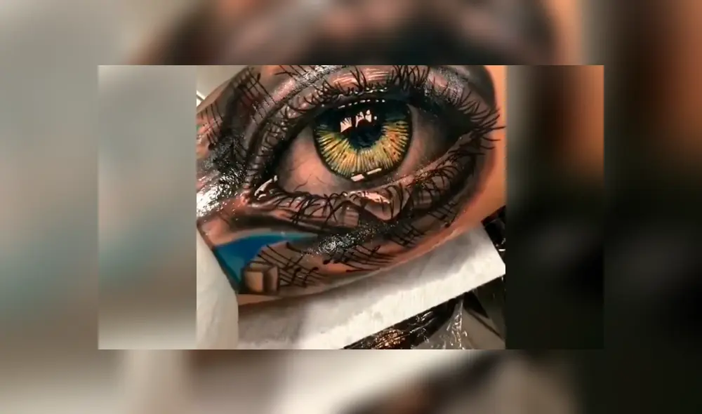 Un video viral de Facebook muestra el increíble tatuaje de un joven. Un video viral de Facebook muestra el increíble tatuaje de un joven.