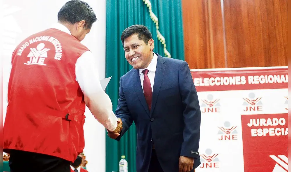 ceremonia. Hancco recibió credenciales del Jurado.