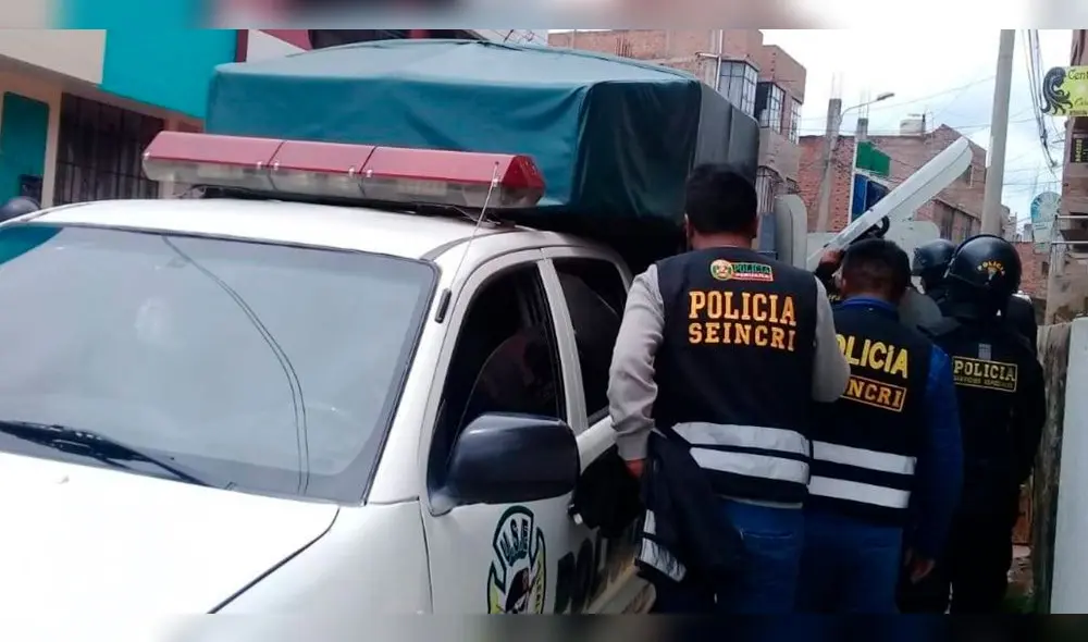 Durante concurso escolar denunció a su profesor por acoso sexual.