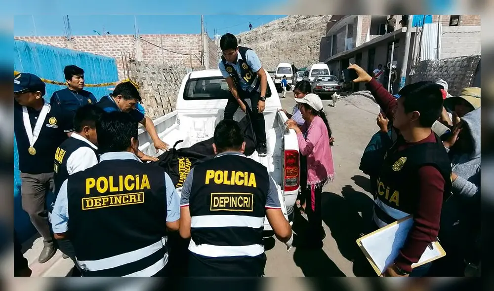 crimen. Cuerpo de Yaneth Huanacuni fue retirado de su hogar y su asesino está en el hospital. crimen. Cuerpo de Yaneth Huanacuni fue retirado de su hogar y su asesino está en el hospital.