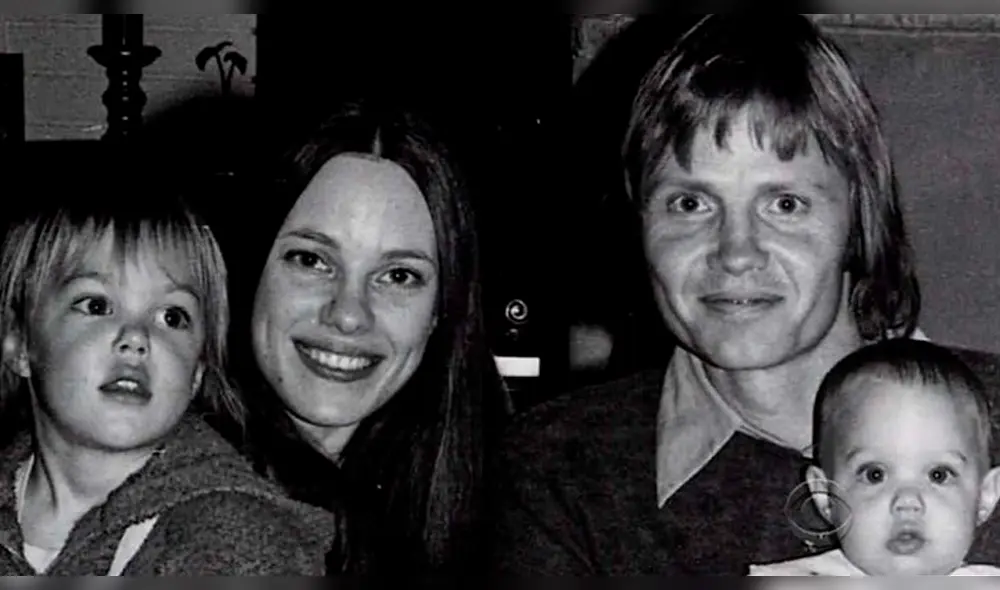 Angelina Jolie comparte desgarradora carta sobre la muerte de su madre Marcheline Bertrand en el Día de la Madre Angelina Jolie comparte desgarradora carta sobre la muerte de su madre Marcheline Bertrand en el Día de la Madre