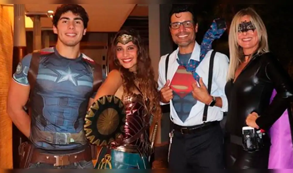 Chayanne y su hijo paralizan las redes con fotos de sus torsos desnudos