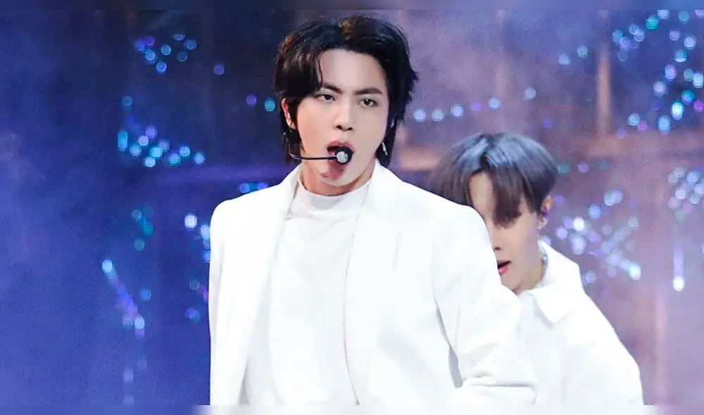Desliza para ver más fotos de Jin de BTS. Créditos: Big Hit Entertainment
