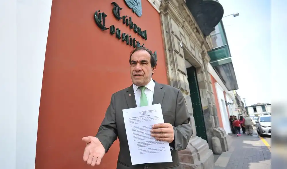 Presentan demanda ante el TC contra ley que crea la llamada “bancada mixta”