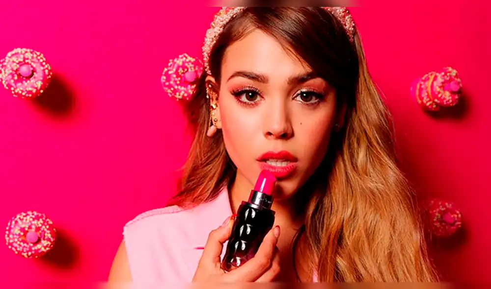 Los Jonas Brothers causan furor al bailar canción de Danna Paola 