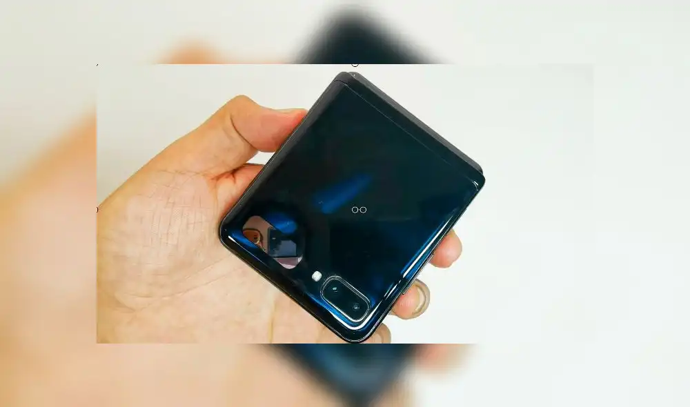 El Galaxy Z Flip de Samsung posee dos cámaras posteriores, una de 12MP con f/1.8 y un ultra gran angular de 12MP con f/2.2 Además tiene una cámara frontal de 10MP con f/2.4. Aquí podrás ver la calidad de estas cámaras. Foto: Daniel Robles. El Galaxy Z Flip de Samsung posee dos cámaras posteriores, una de 12MP con f/1.8 y un ultra gran angular de 12MP con f/2.2 Además tiene una cámara frontal de 10MP con f/2.4. Aquí podrás ver la calidad de estas cámaras. Foto: Daniel Robles.