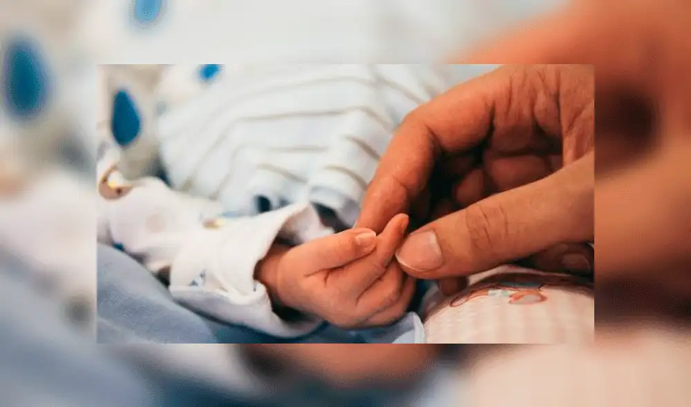 Enfermera adopta a bebé con enfermedad en el corazón luego de cuidarlo