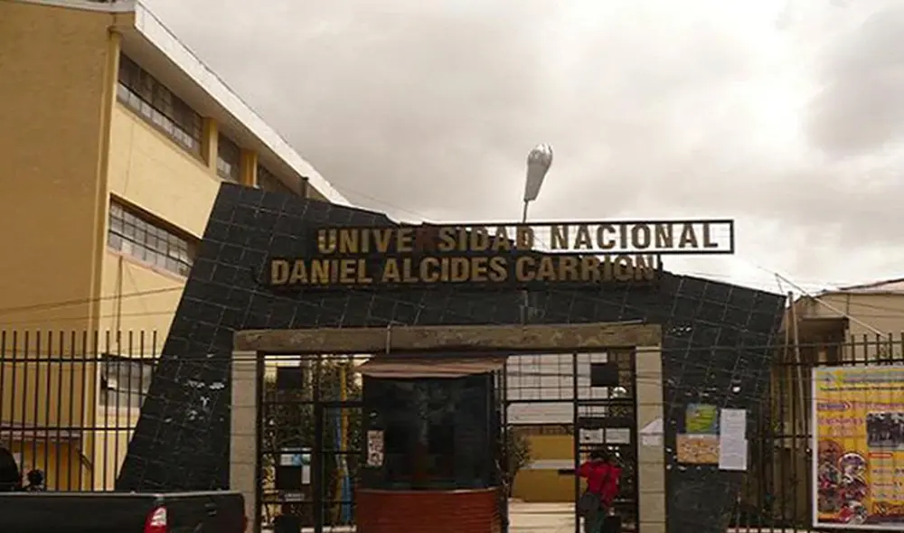 Con esta universidad, ya son 38 las universidades públicas que han obtenido el lincenciamiento. Con esta universidad, ya son 38 las universidades públicas que han obtenido el lincenciamiento.