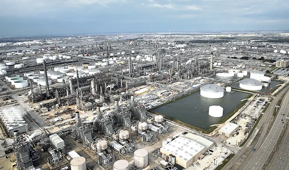 Commoditie. Cotización del "oro negro" se mantiene relativamente estable pese a turbulencias en el Medio Oriente.