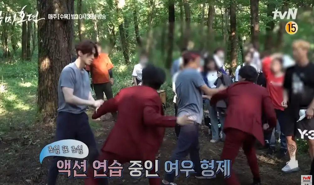 Desliza para ver más capturas del drama Tale of the nine tailed de Lee Dong Wook y Kim Bum. Foto: tvN