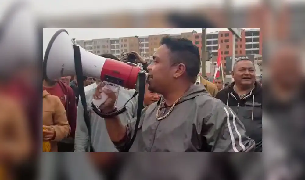Peruano improvisa rap contra cobro de peajes en Puente Piedra. Peruano improvisa rap contra cobro de peajes en Puente Piedra.