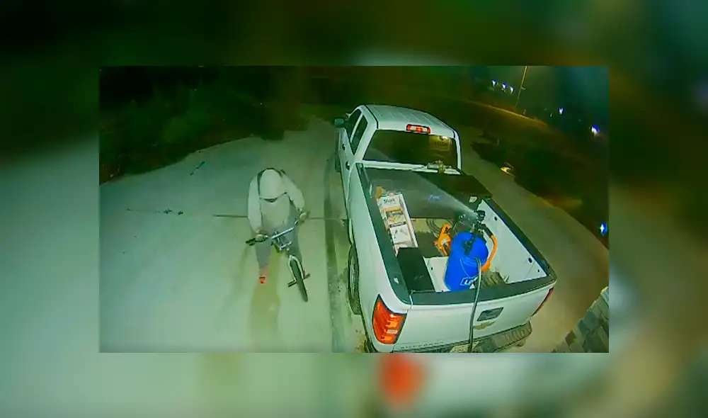 Desliza las imágenes para observar el divertido método que aplicó una familia para ahuyentar a los malhechores.