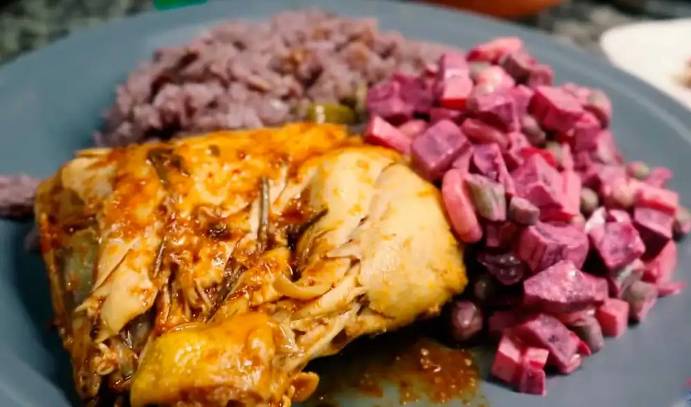 Desliza las imágenes para conocer un poco más sobre la preparación de esta cena navideña económica. Foto: captura de YouTube/Ariana Bolo Arce