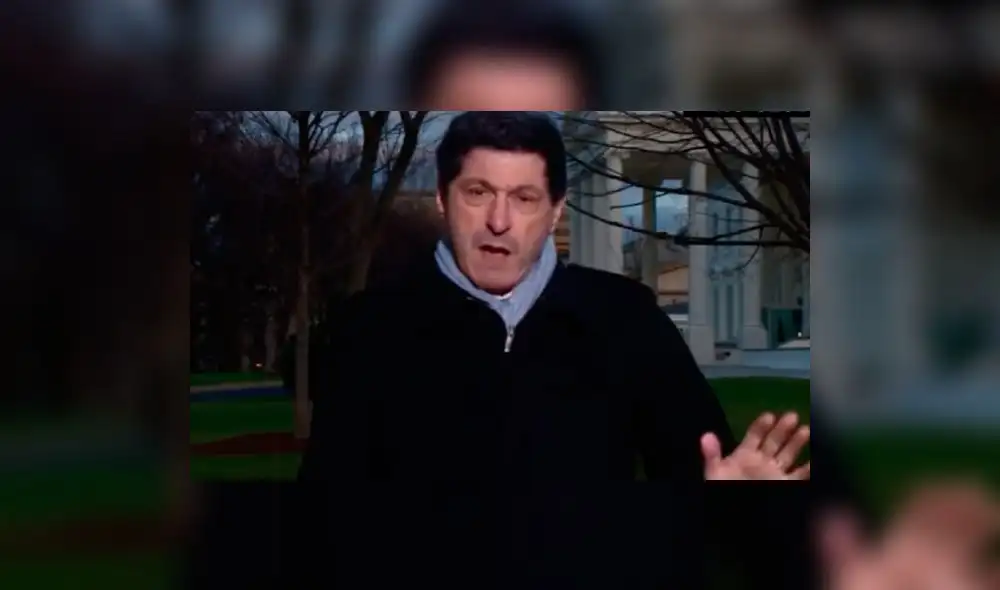 YouTube: extraño cambio en las manos de un periodista genera confusión | VIDEO