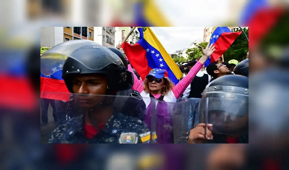 Guaidó afirma que no descarta 'intervención militar' para derrocar a Maduro