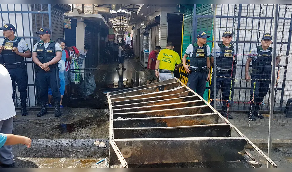 Incendio en mercado de Trujillo destruyó abundante mercadería. Incendio en mercado de Trujillo destruyó abundante mercadería.