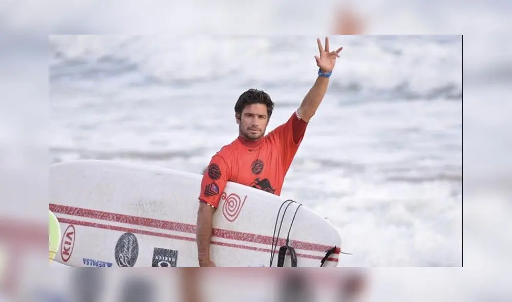 El surfista nacional llegó hasta la final del certamen, pero cayó ante el brasileño Carlos Bahia. Foto: Agencias.