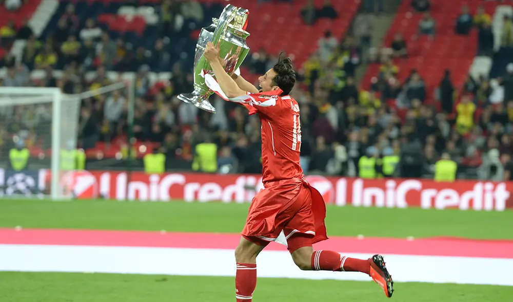 Claudio Pizarro ganó la Champions League 2012/13 con el Bayern Munich. Foto: AFP Claudio Pizarro ganó la Champions League 2012/13 con el Bayern Munich. Foto: AFP