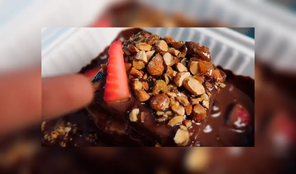 Desliza para ver los detalles del video viral publicado en YouTube. Foto: Captura.