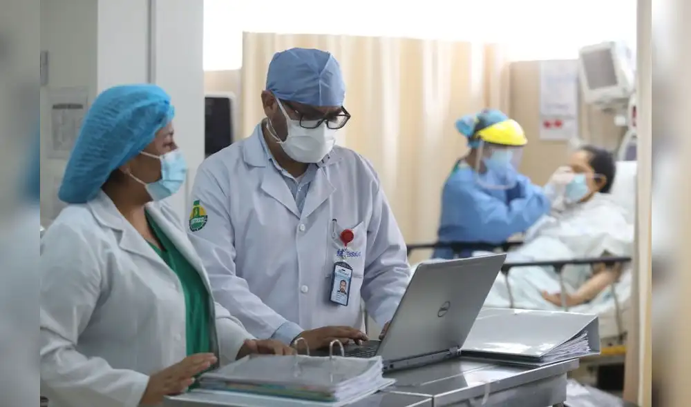 El médico intensivista de INCOR, Yazcitk Sandoval expresó su satisfacción por los resultados. / Créditos: Cortesía EsSalud El médico intensivista de INCOR, Yazcitk Sandoval expresó su satisfacción por los resultados. / Créditos: Cortesía EsSalud