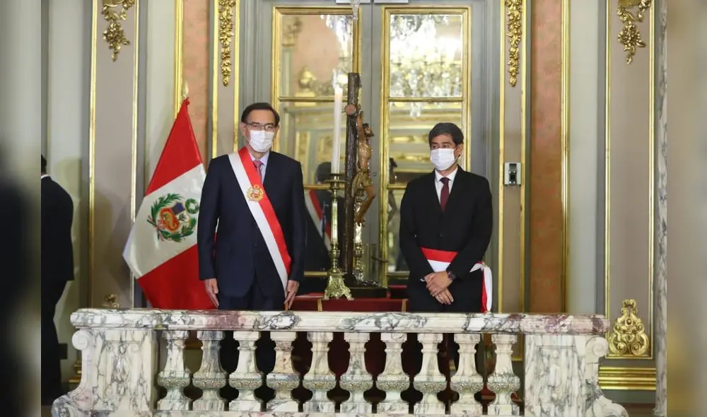 Vizcarra tomó juramento al nuevo gabinete ministerial. Vizcarra tomó juramento al nuevo gabinete ministerial.
