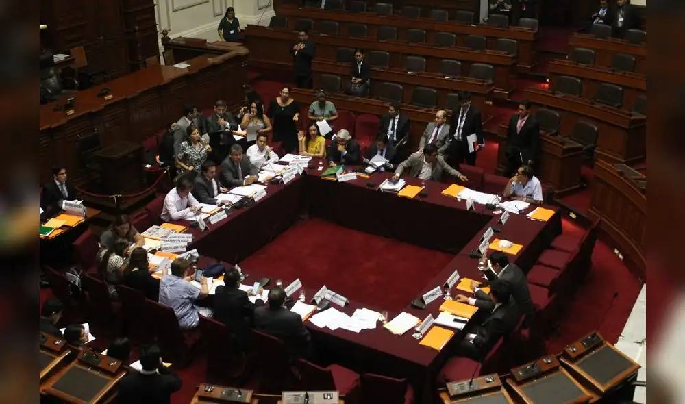 Constitución aprueba retirar enfoque de género de otros tres decretos Constitución aprueba retirar enfoque de género de otros tres decretos