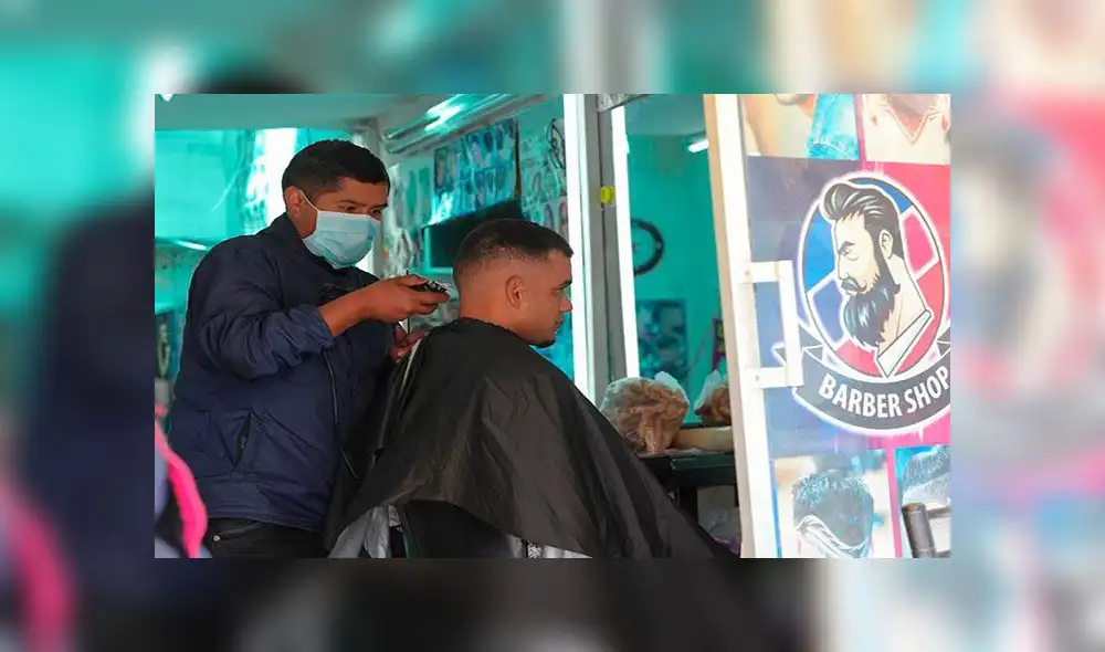 Sugirieron a las personas que superen el coronavirus no volver al trabajo inmediatamente. Foto: EFE Sugirieron a las personas que superen el coronavirus no volver al trabajo inmediatamente. Foto: EFE