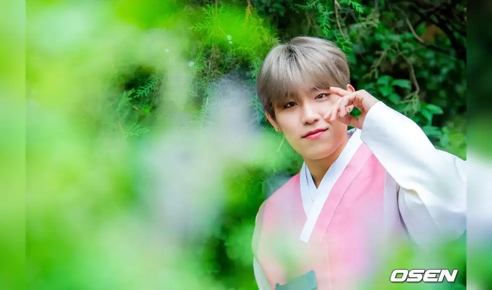 Woojin participó en la segunda temporada de PRODUCE 101 obteniendo el 6to lugar en el ranking final.