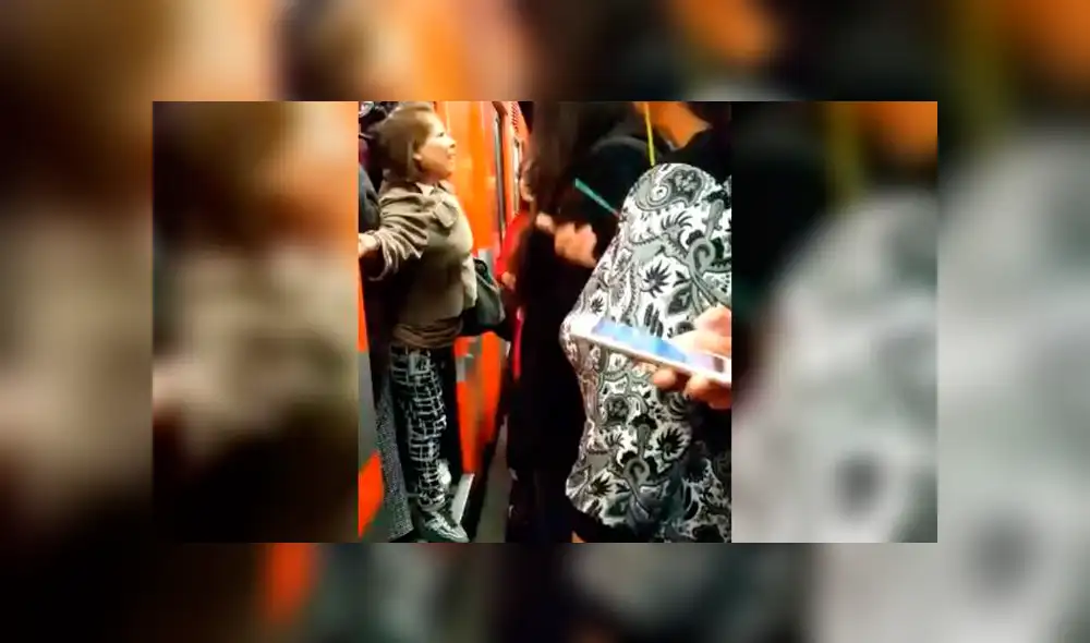 Facebook: mujer lucha por entrar a vagón repleto de gente y se vuelve viral