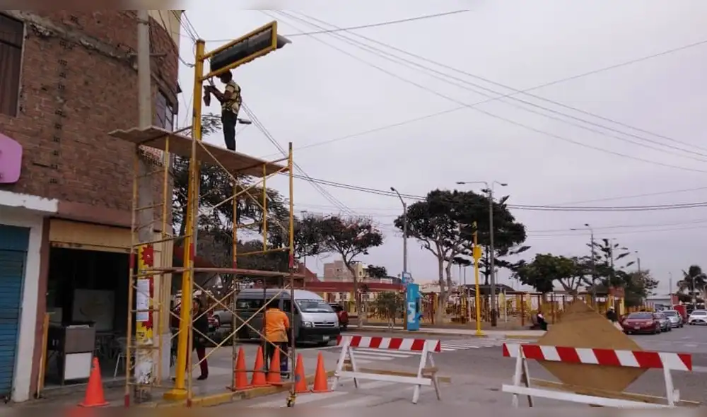 Actividades se realiza con apoyo de los inspectores y la Policía Nacional. Actividades se realiza con apoyo de los inspectores y la Policía Nacional.