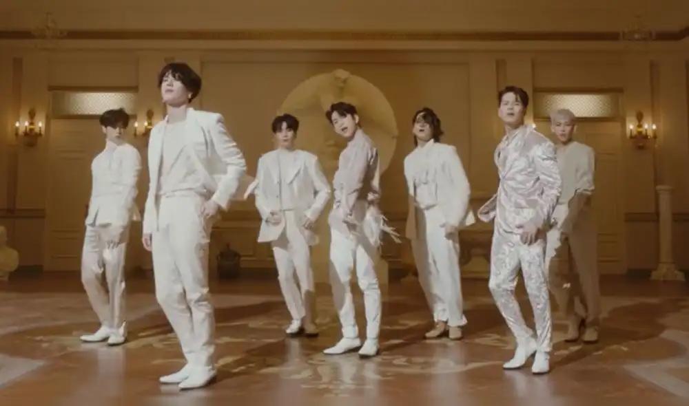 Desliza para ver más fotos de GOT7 en "Not by the moon". Desliza para ver más fotos de GOT7 en "Not by the moon".