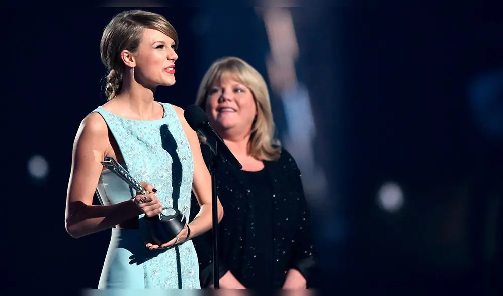 Mientras hablaba de su nuevo documental "Miss Americana", la estrella de pop confesó que ahora su progenitora batalla con dos tipos de cáncer al mismo tiempo.