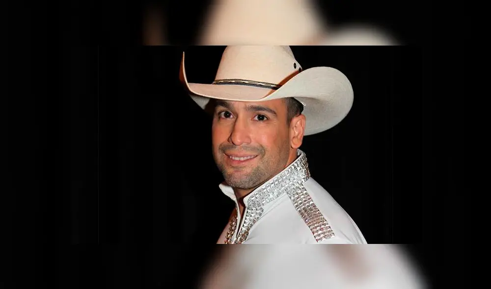 Cabe destacar que en un principio vincularon esta idea con una locutora de radio, pero ahora suena la reina del Tex Mex como musa Bobby, quien según es un gran admirador de ella. Cabe destacar que en un principio vincularon esta idea con una locutora de radio, pero ahora suena la reina del Tex Mex como musa Bobby, quien según es un gran admirador de ella.