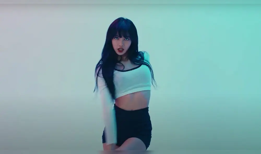 Deslice para ver más fotos de Lisa de BLACKPINK.