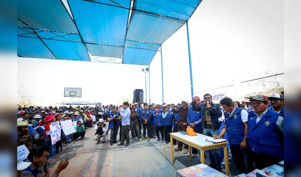 Elmer Cáceres Llica dio este mensaje en Paucarpata, este domingo. Foto: Cortesía. Elmer Cáceres Llica dio este mensaje en Paucarpata, este domingo. Foto: Cortesía.
