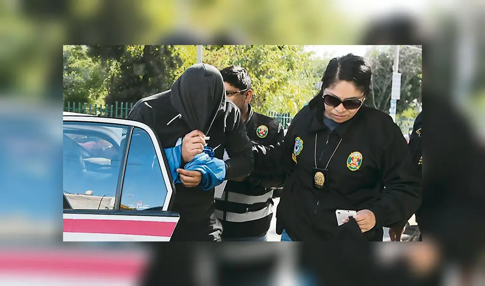 POLICIA ANTICORRUPCION DETIENE AL OFICIAL DEL EJERCITO PERUANO CRISTIAN FREDDY BORJA PORTUGAL, JEFE DEL BATALLON DE INTENDENCIA DE LA TERCERA DIVISION,POR PRESUNTA CORRUPCION POLICIA ANTICORRUPCION DETIENE AL OFICIAL DEL EJERCITO PERUANO CRISTIAN FREDDY BORJA PORTUGAL, JEFE DEL BATALLON DE INTENDENCIA DE LA TERCERA DIVISION,POR PRESUNTA CORRUPCION