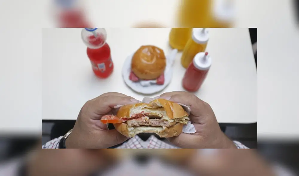 Obesidad y sobrepeso son ocasionados por el excesivo consumo de alimentos de bajo valor nutricional y altísimo poder calórico. (Foto: Miguel Gutiérrez / La República)