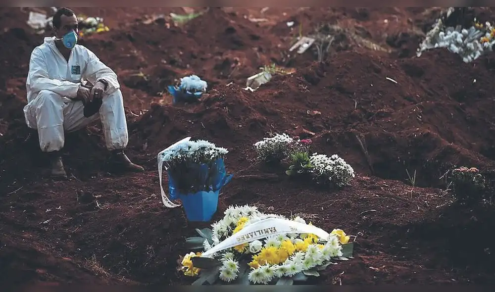 los familiares indican que deben esperar varios días para acceder a una camilla