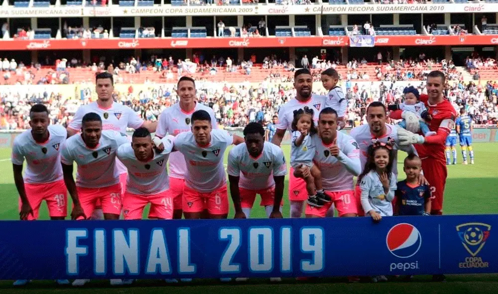 Sigue aquí EN VIVO ONLINE el LDU de Quito vs. Delfín por la final de ida de la Copa Ecuador 2019. | Foto: @LDU_Oficial Sigue aquí EN VIVO ONLINE el LDU de Quito vs. Delfín por la final de ida de la Copa Ecuador 2019. | Foto: @LDU_Oficial