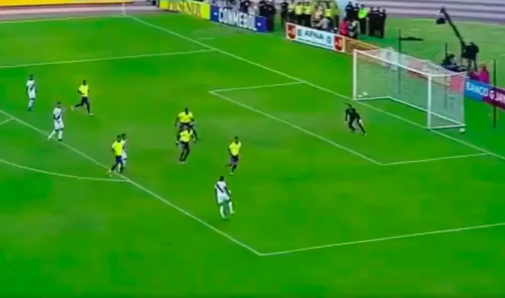 Con el gol del 'Caballito', Perú venció por primera vez a Ecuador en su cancha. Con el gol del 'Caballito', Perú venció por primera vez a Ecuador en su cancha.