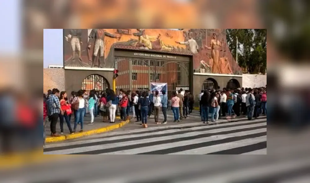 Lista de ingresantes a la UNT. Foto: Difusión