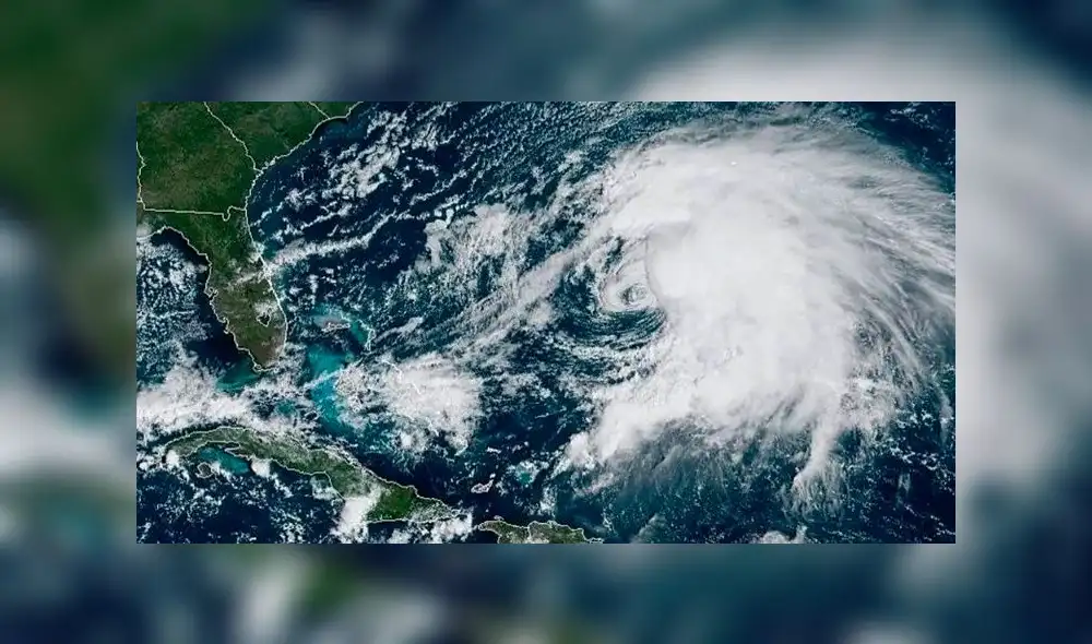 Las expectativas es que el huracán Lorenzo se haga más grande con el pasar de los días. Foto: EFE