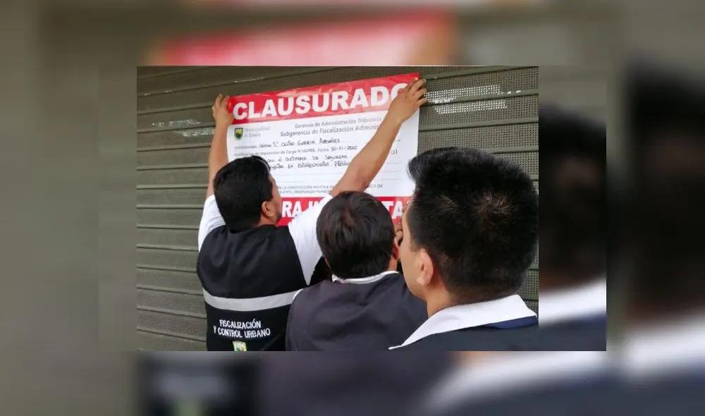 La comuna cerró las instalaciones del centro comercial. La comuna cerró las instalaciones del centro comercial.