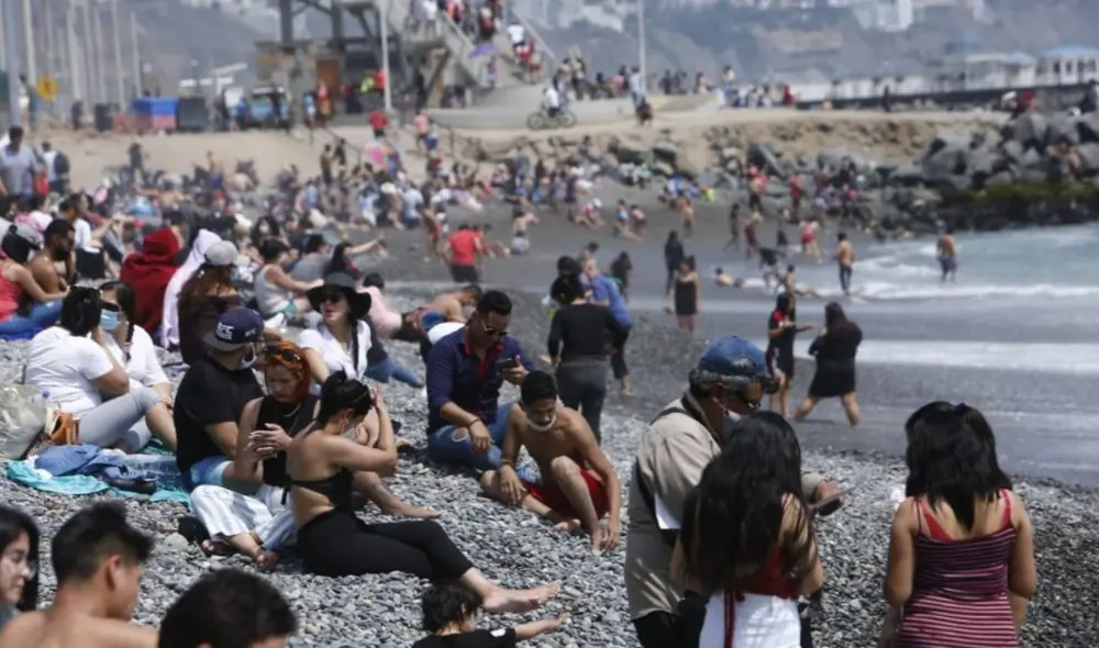 Especialista del Minsa afirma que se dificulta seguir los protocolos de bioseguridad en las playas. Foto: Grupo La República/Marco Cotrina Especialista del Minsa afirma que se dificulta seguir los protocolos de bioseguridad en las playas. Foto: Grupo La República/Marco Cotrina