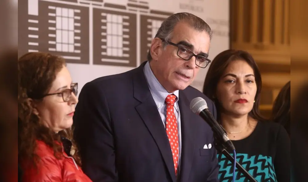 Conferencia de prensa de Pedro Olaechea. Foto: Michael Ramón / La República.