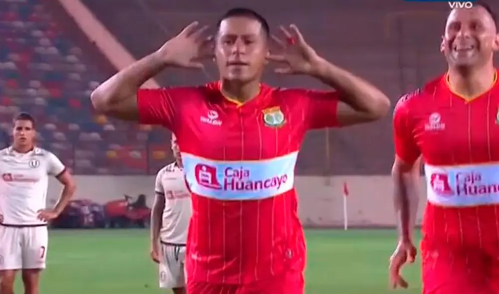 Marcio Valverde marcó de penal y le dio la ventaja a Sport Huancayo sobre Universitario. Foto: Gol Perú Marcio Valverde marcó de penal y le dio la ventaja a Sport Huancayo sobre Universitario. Foto: Gol Perú